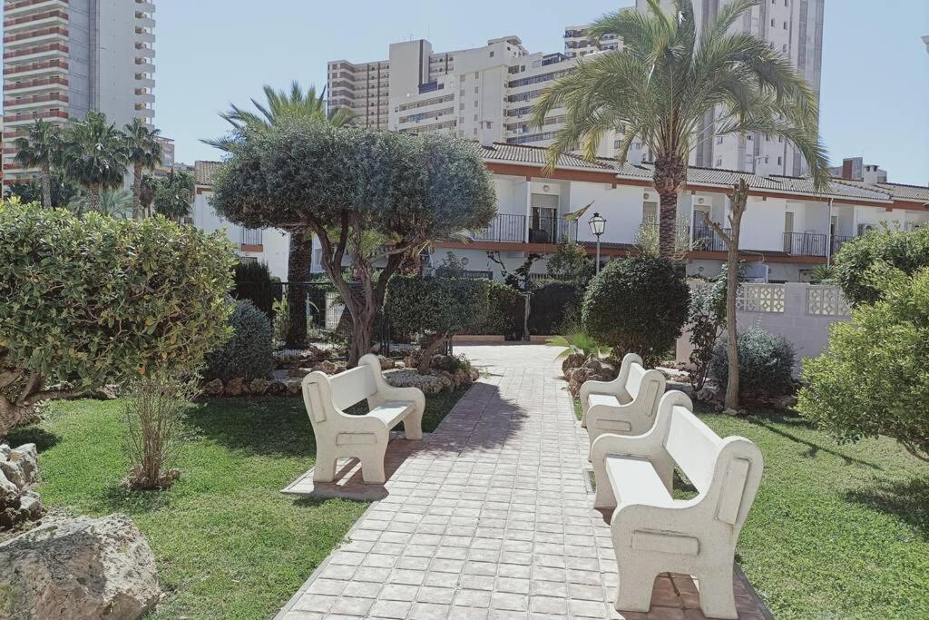 2 Bedroom Townhouse In Beautiful Gated Complex Benidorm Kültér fotó